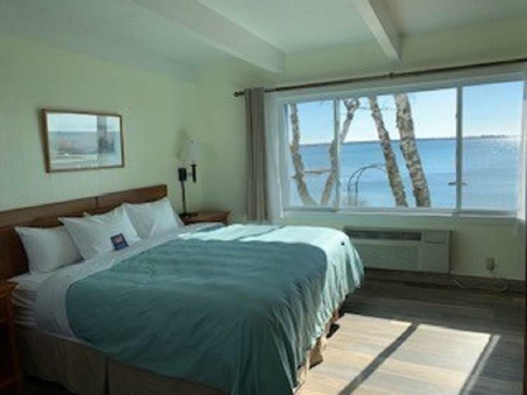 Beachfront Inn 贝利斯港 外观 照片