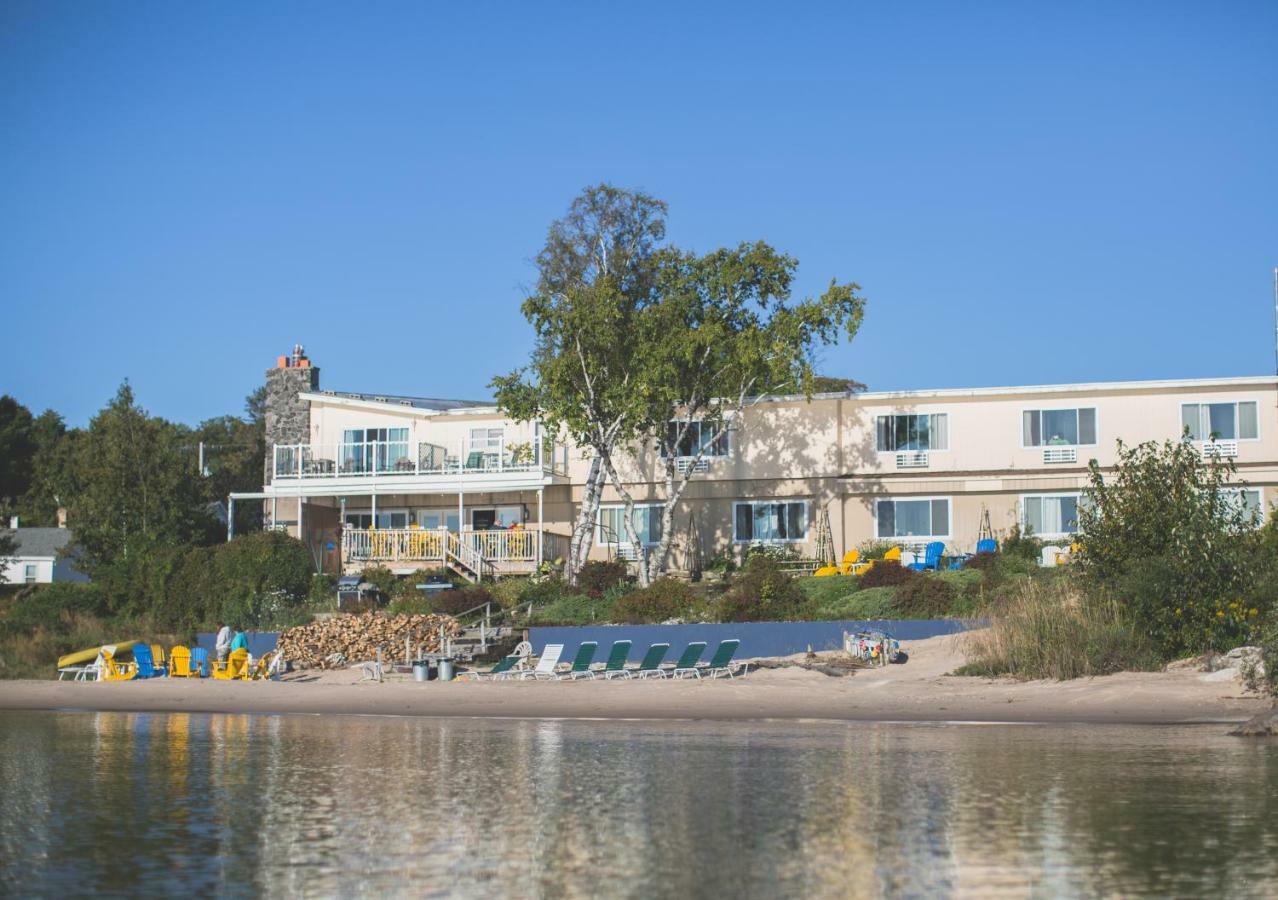 Beachfront Inn 贝利斯港 外观 照片